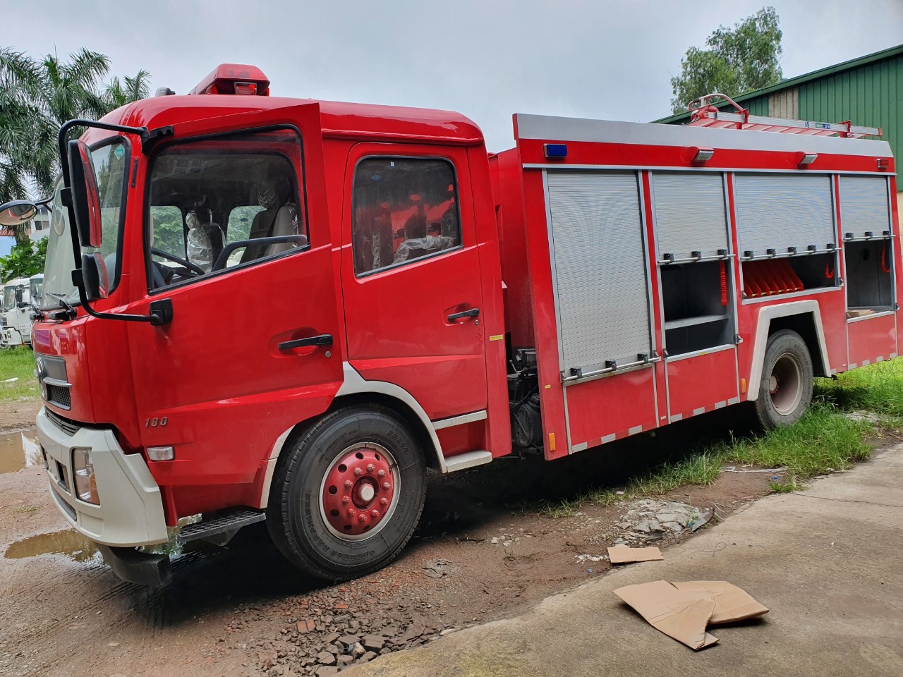 Xe chữa cháy Dongfeng nhập khẩu 7m3